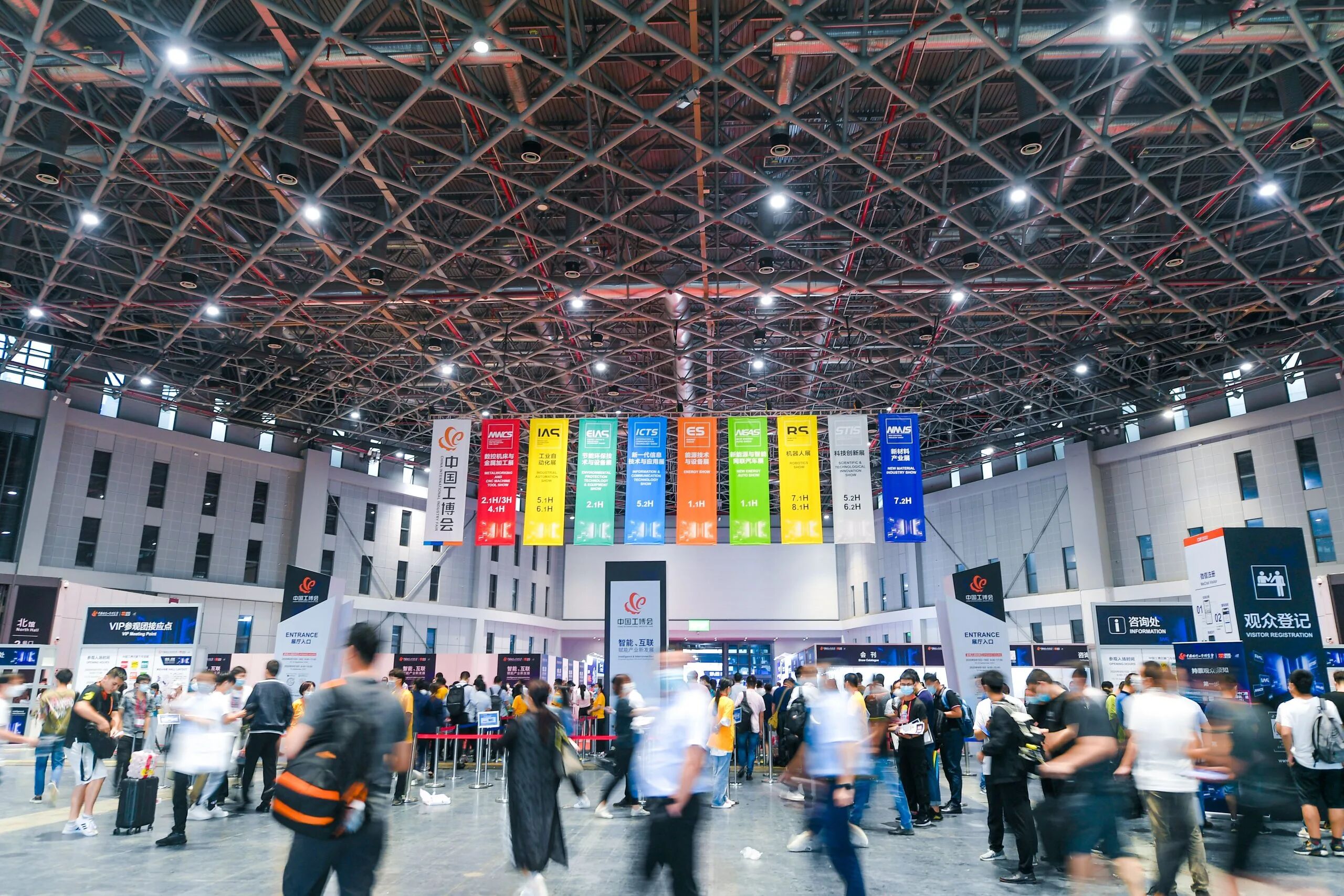 智能化与自主化双轮驱动，工控行业迎来新变局